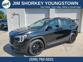 Used 2022 GMC Terrain SLE w/ Driver Convenience Package image 1