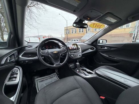 Used 2017 Chevrolet Malibu LT image 17