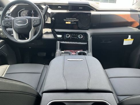 New 2026 GMC Sierra 3500 Denali w/ Denali Reserve Package AWD/4WD image 15