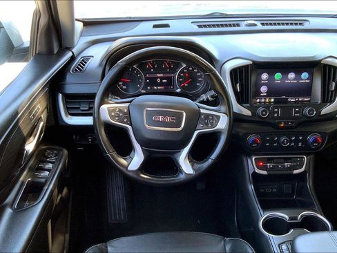 Used 2024 GMC Terrain SLT AWD/4WD image 5