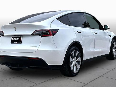 Used 2021 Tesla Model Y Long Range AWD/4WD image 12