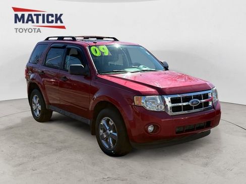 Used 2009 Ford Escape XLT image 1