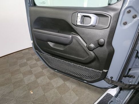 Used 2024 Jeep Wrangler Unlimited Sport AWD/4WD image 34