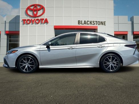 Certified 2024 Toyota Camry SE FWD image 6