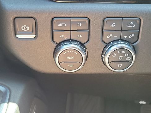 Used 2024 GMC Sierra 1500 Elevation w/ Elevation Premium Package AWD/4WD image 18