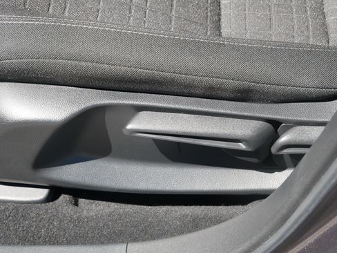 Certified 2024 Honda HR-V LX image 20