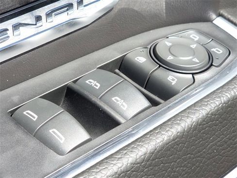 Used 2024 GMC Sierra 1500 Denali image 18