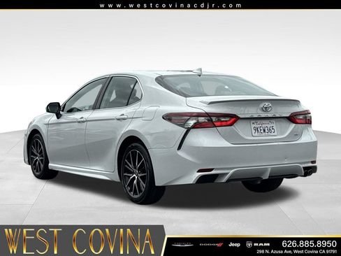 Used 2024 Toyota Camry SE FWD image 7