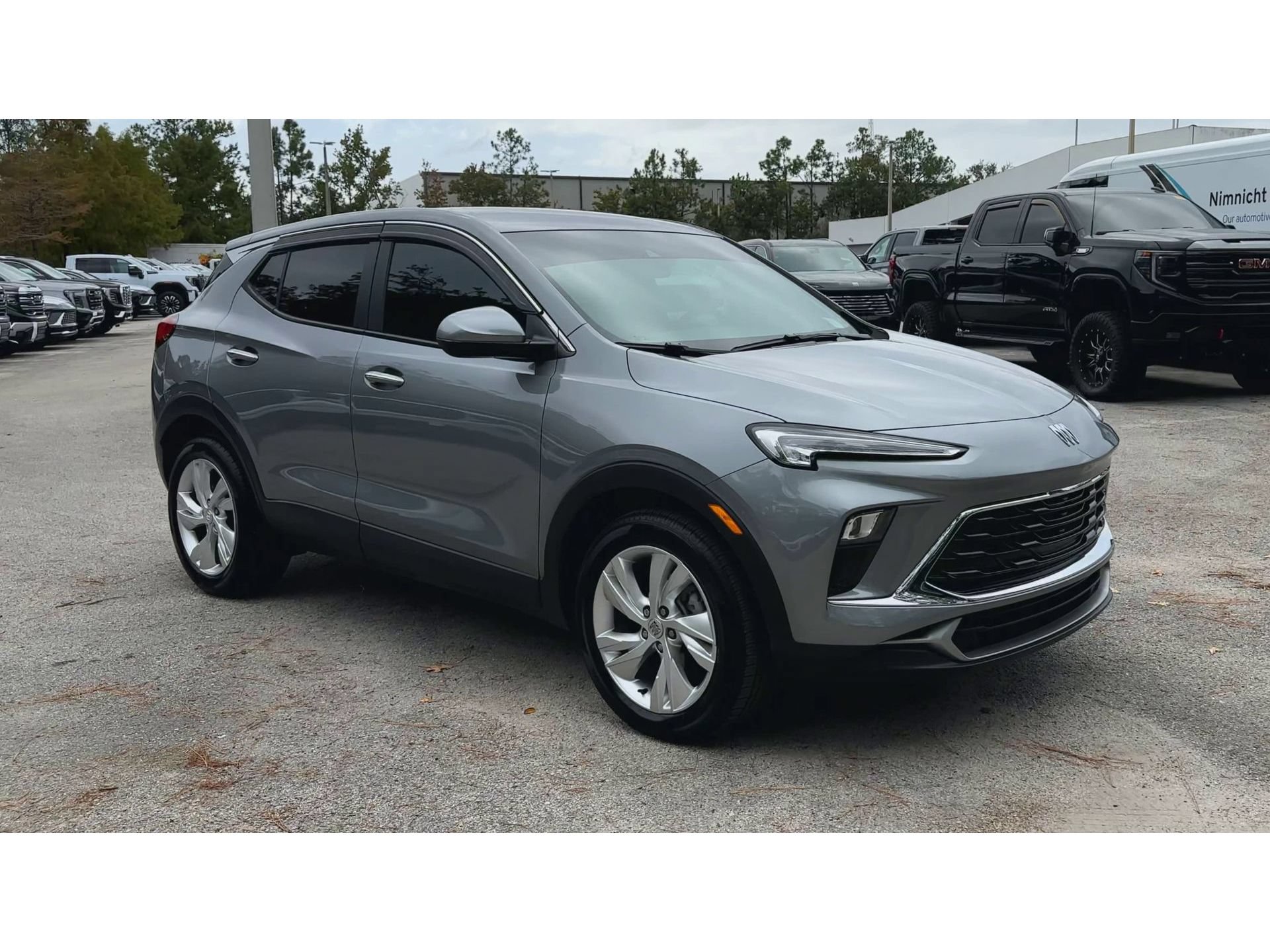 Used 2025 Buick Encore GX Preferred FWD image 2