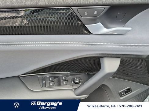 Certified 2026 Volkswagen Tiguan SE AWD/4WD image 15