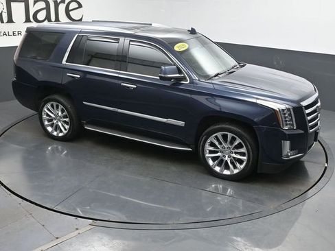 Used 2020 Cadillac Escalade Luxury AWD/4WD image 39