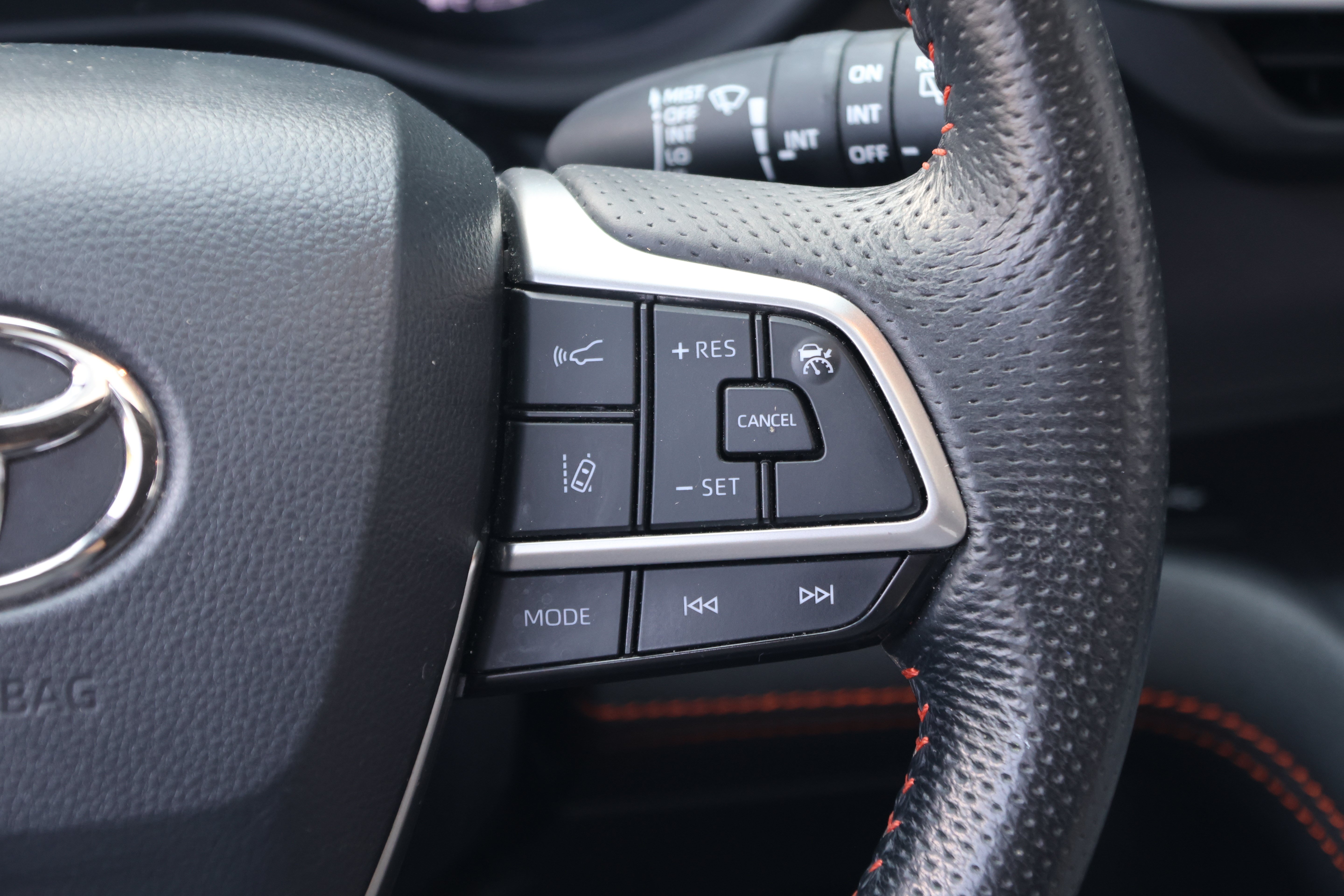 Used 2023 Toyota Sienna XSE w/ XSE Plus Package FWD image 20