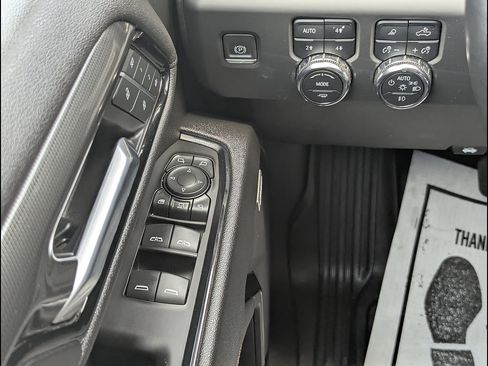 Used 2024 GMC Sierra 2500 AT4 w/ AT4 Premium Plus Package AWD/4WD image 28