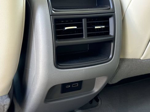 Used 2021 Cadillac XT5 Premium Luxury FWD image 11