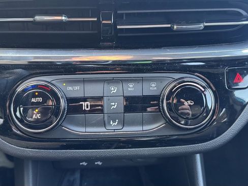 Used 2025 Buick Envista Sport Touring w/ Convenience II Package image 22