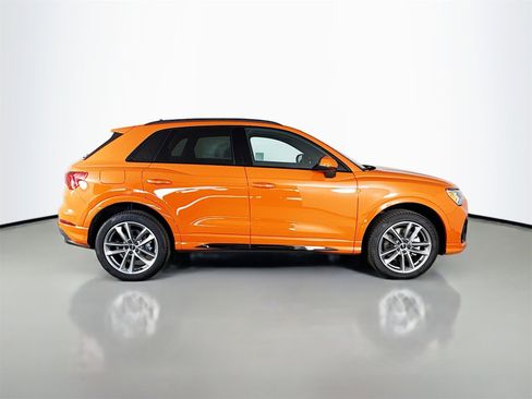 New 2025 Audi Q3 2.0T Premium image 8
