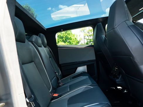 Used 2024 Tesla Cybertruck AWD Crew Cab image 35