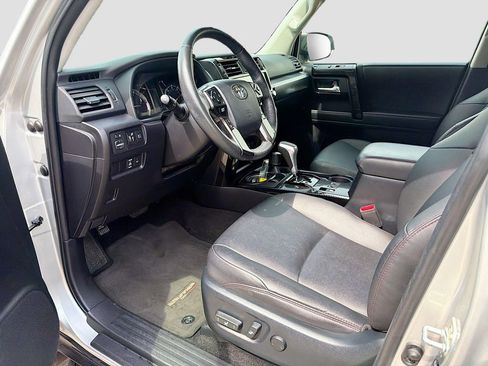 Used 2023 Toyota 4Runner TRD Off-Road Premium w/ Moonroof Package AWD/4WD image 23