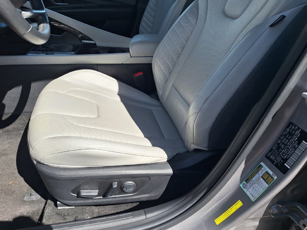 Used 2024 Hyundai Elantra Limited FWD image 29