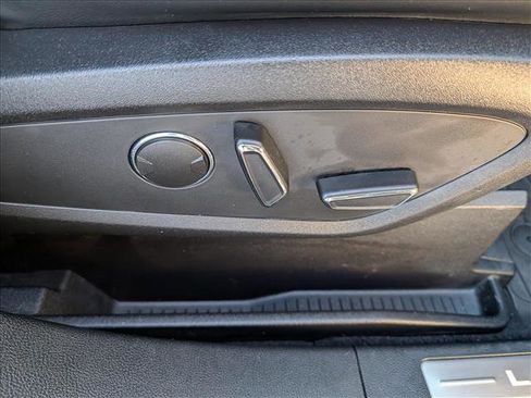 Used 2022 Lincoln Nautilus Reserve w/ Equipment Group 202A image 15