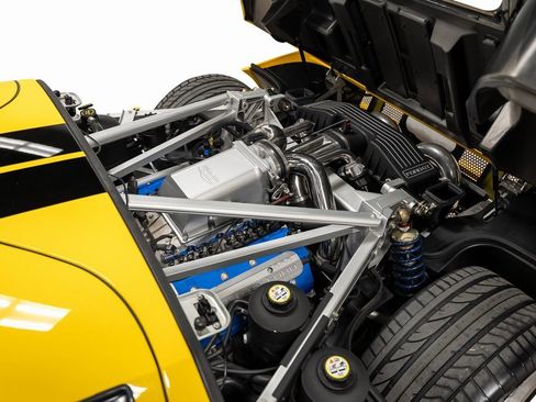 Used 2005 Ford GT image 2