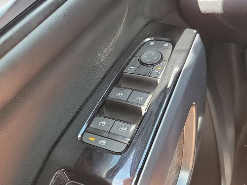 Used 2023 Nissan Pathfinder SL FWD image 12