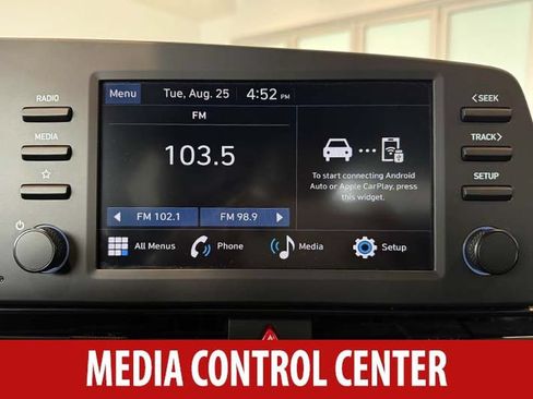 Used 2025 Hyundai Elantra Sport FWD image 11