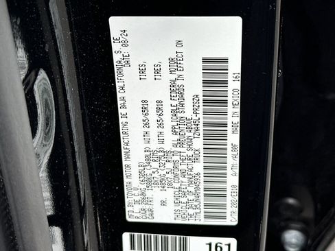 Used 2024 Toyota Tacoma Limited w/ Limited Package (LT) AWD/4WD image 28