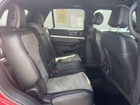Used 2017 Ford Explorer XLT w/ Equipment Group 202A FWD image 36