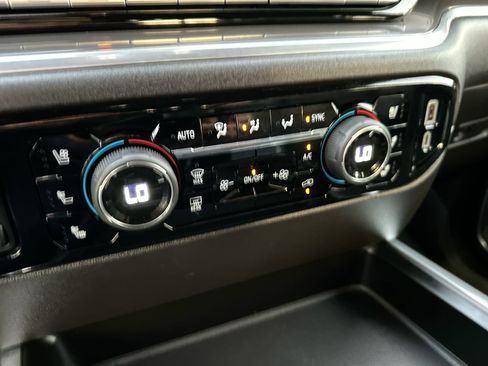 Used 2025 Chevrolet Silverado 2500 High Country w/ High Country Premium Package image 17