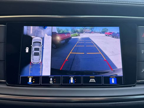 Used 2023 Buick Enclave Avenir image 22