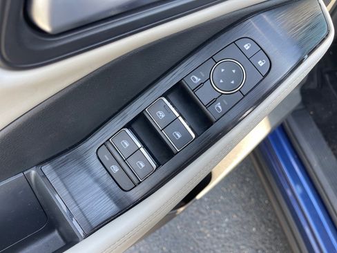 Used 2022 Nissan Rogue SL w/ SL Premium Package image 8