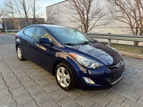 Used 2013 Hyundai Elantra GLS w/ Preferred Pkg image 2