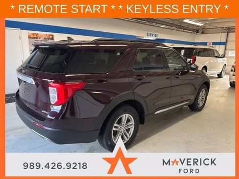 Used 2022 Ford Explorer XLT w/ Equipment Group 202A AWD/4WD image 5