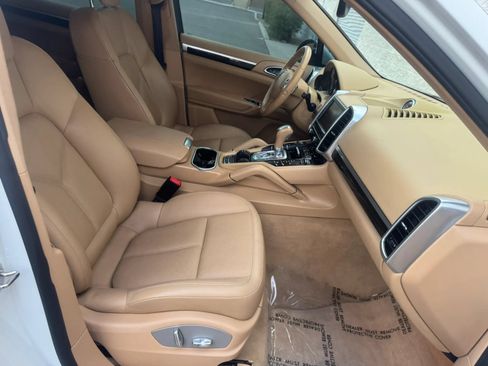 Used 2013 Porsche Cayenne Diesel AWD/4WD image 16