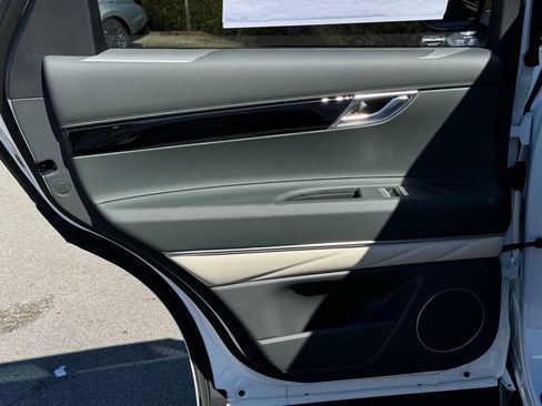 Used 2025 Genesis GV80 2.5T Standard image 19