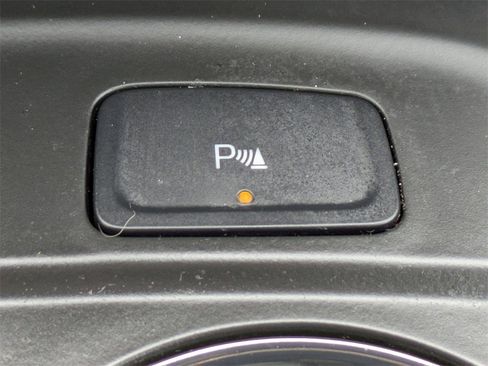 Used 2024 Chevrolet Equinox RS image 24