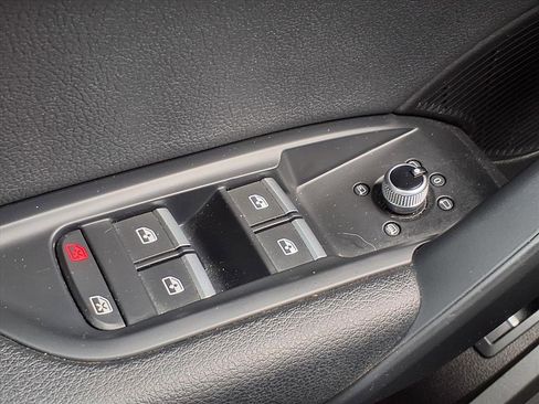 Used 2018 Audi Q5 2.0T Premium Plus w/ Premium Plus Package image 10