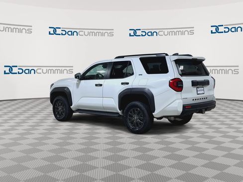 Used 2025 Toyota 4Runner SR5 AWD/4WD image 6