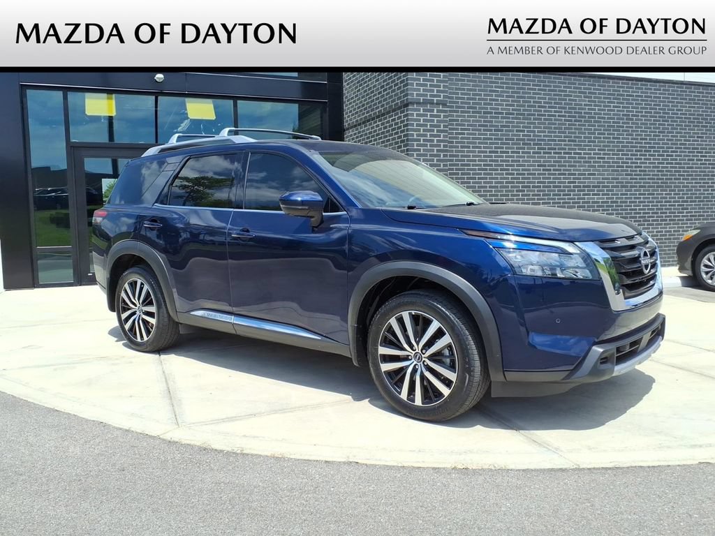 Used 2025 Nissan Pathfinder Platinum w/ Cargo Package AWD/4WD image 1