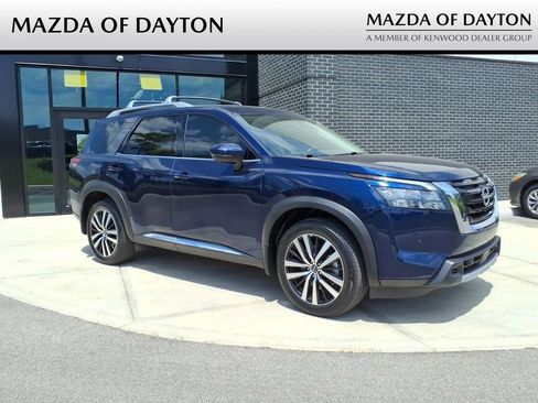 Used 2025 Nissan Pathfinder Platinum w/ Cargo Package AWD/4WD image 1