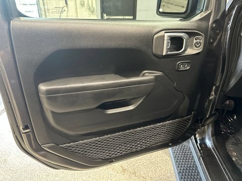 Used 2023 Jeep Wrangler Sport AWD/4WD image 16