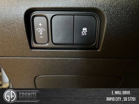 Used 2024 Kia Sorento S FWD image 30