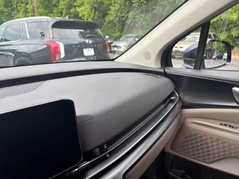 Used 2026 Kia Carnival FWD image 35