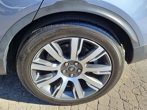 Used 2019 Land Rover Discovery HSE image 6