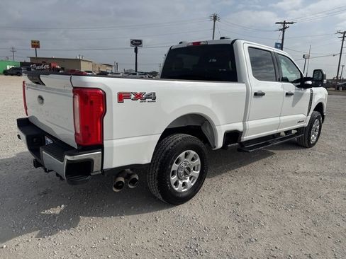 Used 2024 Ford F250 XLT w/ FX4 Off-Road Package image 5