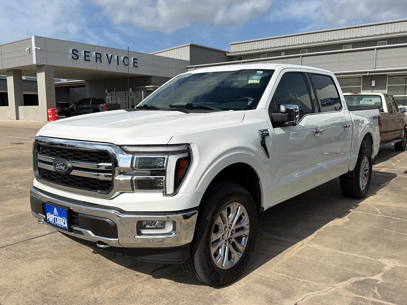 Used 2024 Ford F150 Lariat w/ FX4 Off-Road Package AWD/4WD image 3