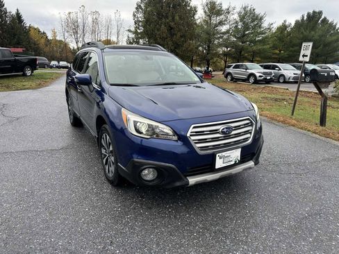 Used 2017 Subaru Outback 3.6R Limited AWD/4WD image 7