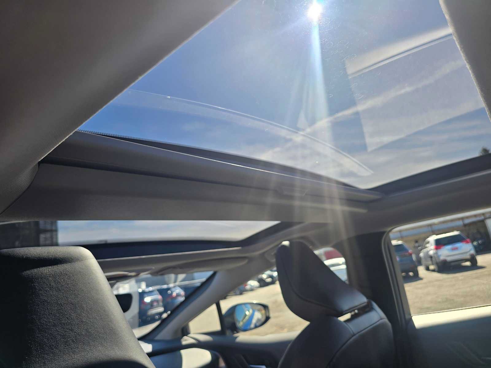 Used 2026 Toyota Prius XLE AWD/4WD image 18