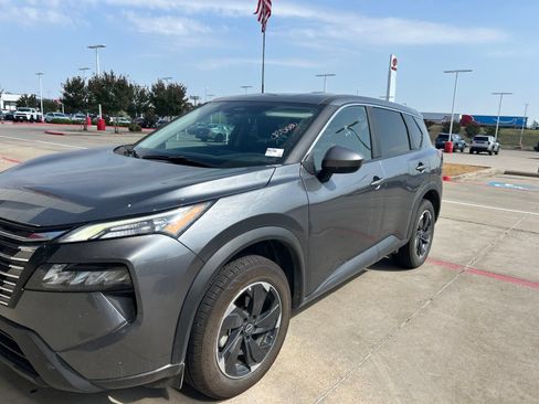 Used 2025 Nissan Rogue SV AWD/4WD image 28